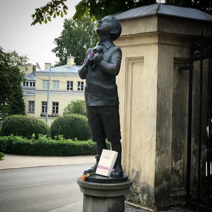 Romain Gary statue